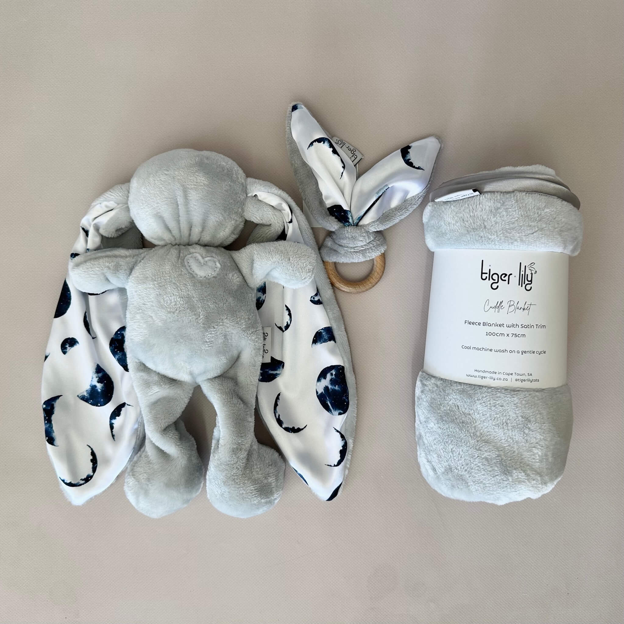 TIger Lily Bunny Gift Set – Sensory Soothing Toys & Blanket