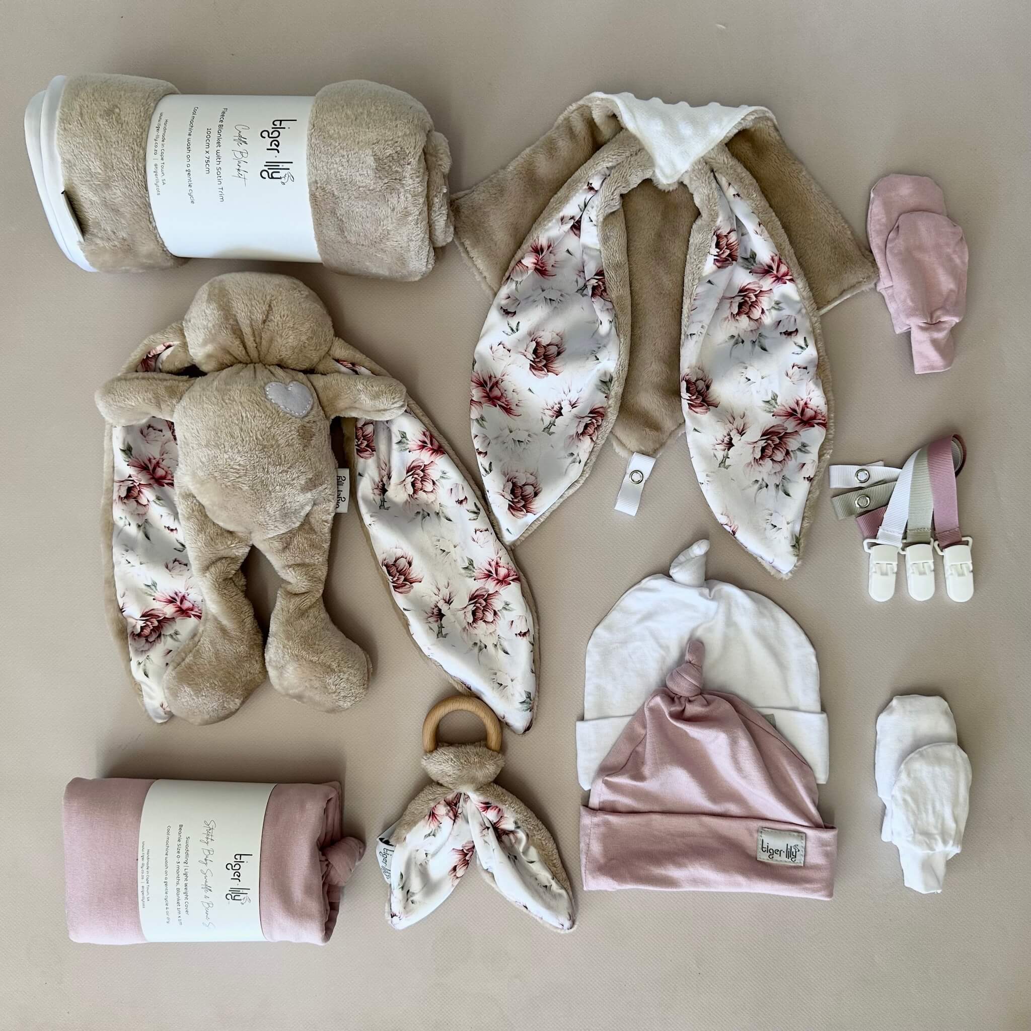 De Luxe Baby Gift Set - 10-Piece Newborn Bundle – Tiger Lily Tots