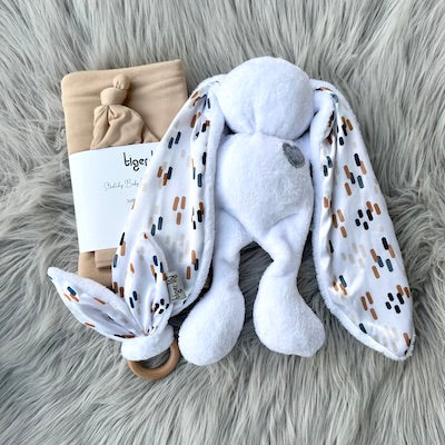 White with Dash Bunny Gift Set includes: ears teether, bunny and stone swaddle set.